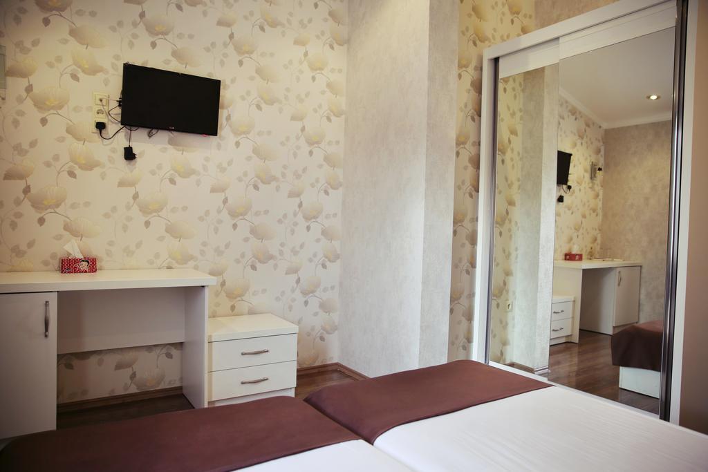 Rondo Hotel Τυφλίδα Δωμάτιο φωτογραφία