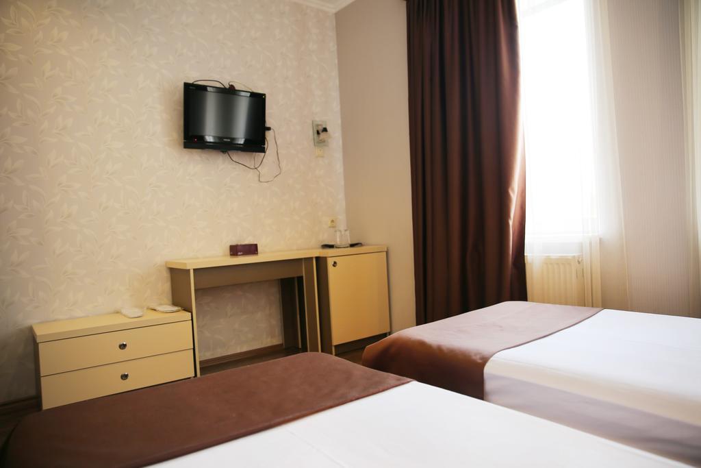 Rondo Hotel Τυφλίδα Δωμάτιο φωτογραφία