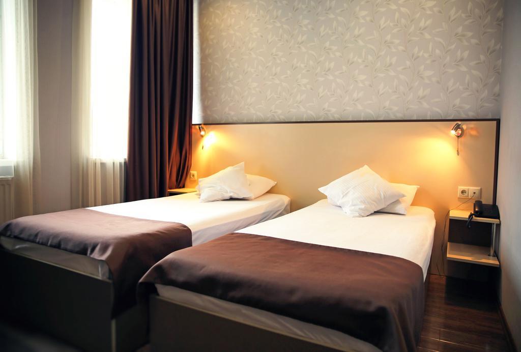 Rondo Hotel Τυφλίδα Δωμάτιο φωτογραφία