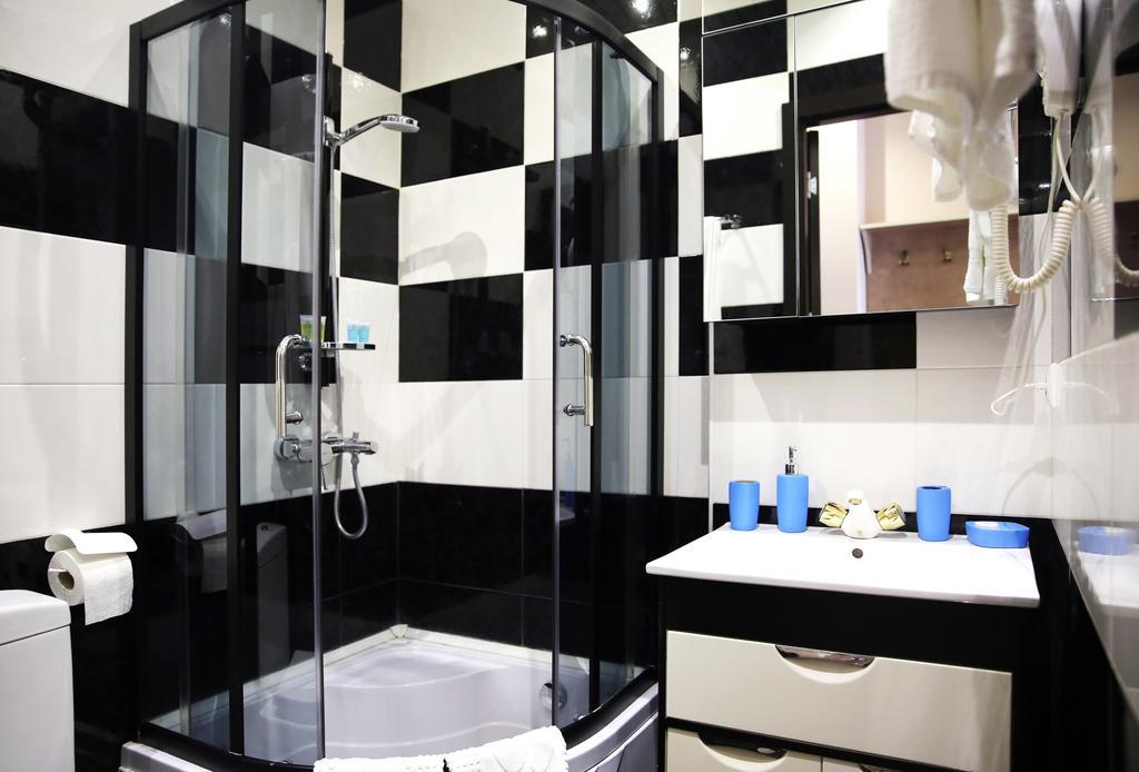 Rondo Hotel Τυφλίδα Δωμάτιο φωτογραφία